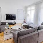 Charming 148M2 Flat In The Champs-Elysees District