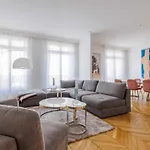 Charming 148M2 Flat In The Champs-Elysees District