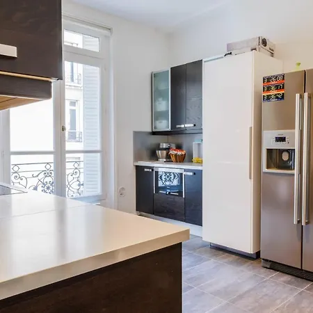 Charming 148m2 Flat In The Champs-elysees District Apartment