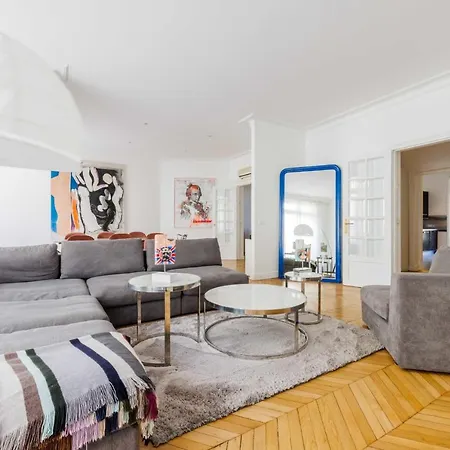 Charming 148m2 Flat In The Champs-elysees District Apartment Paris