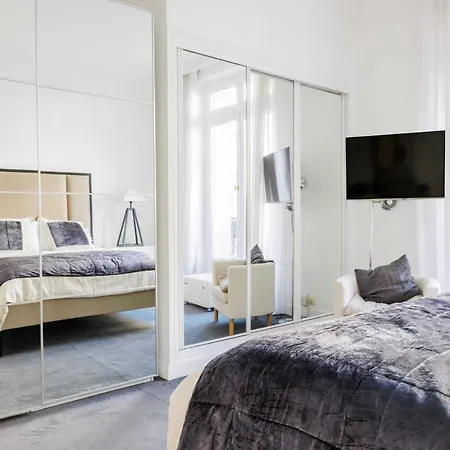 Charming 148m2 Flat In The Champs-elysees District * Paris